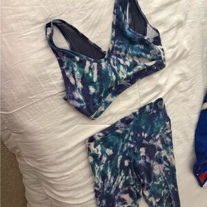 Old Navy Blue and Green Tie-Dye Sports Bra Set